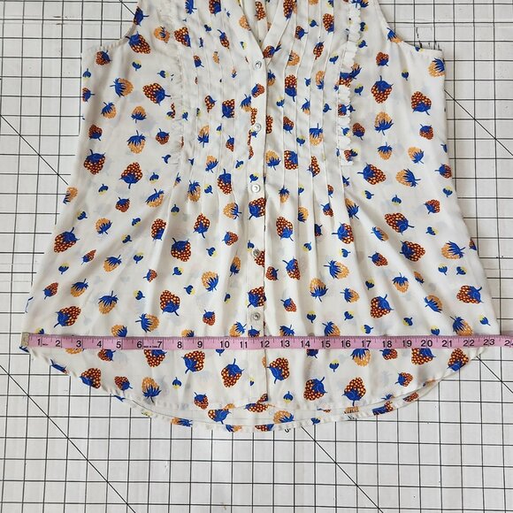 Maeve Anthropologie Strawberry Print Pintuck Sleeveless Top Size 4 EUC - Picture 9 of 13